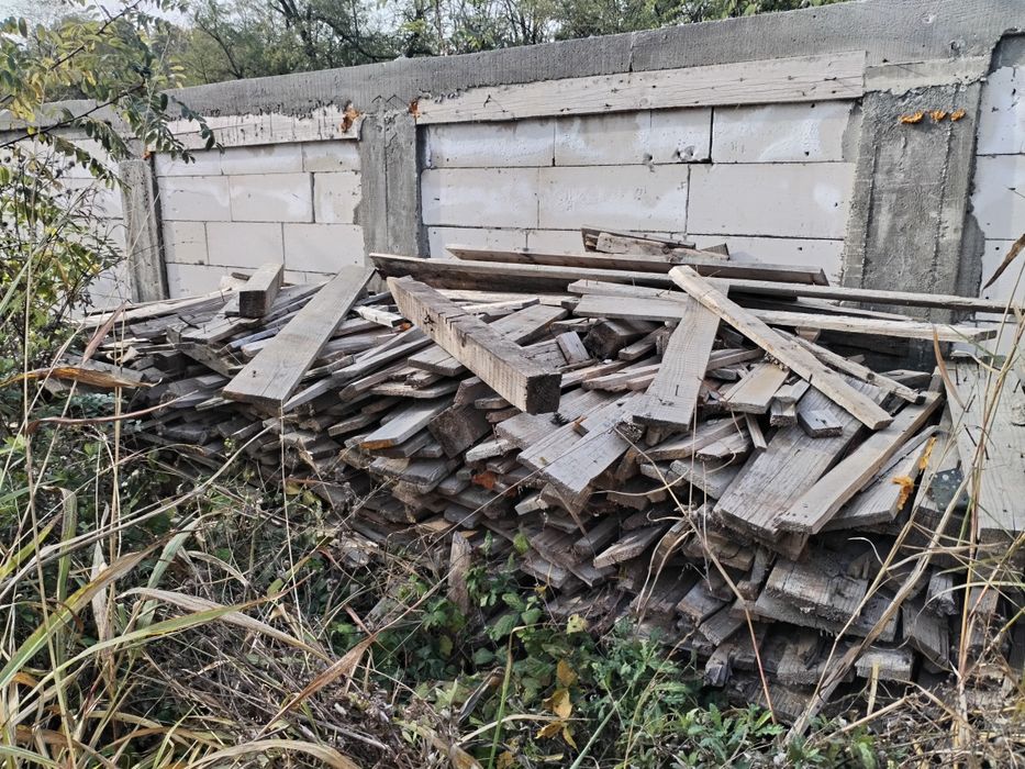 Lemne de foc de la constructii