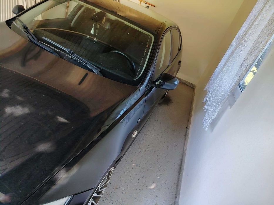 Vand BMW seria 3 2008 pentru mai multe  detalii sunati la nr de tel +49 1590 1770428