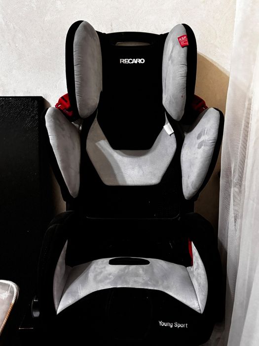 Автомобильное кресло Recaro