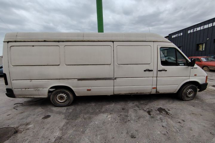 Far dreapta Volkswagen VW LT35 2000 2.5 TDi MT (109 hp)