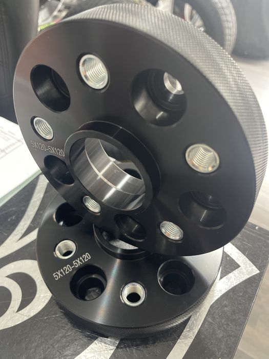 2 distantieri VW Transporter T5/T6 /VW Amarok/Touareg R5 grosime 30 mm