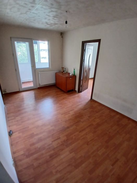 Vând apartament doua camere