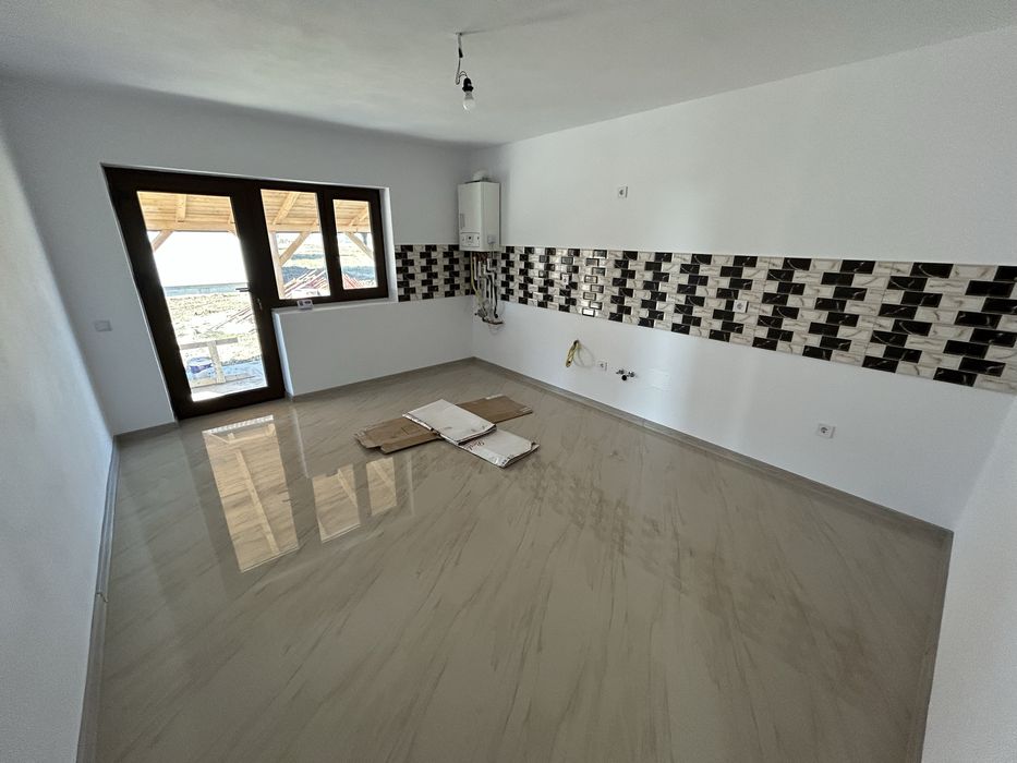 Casa de vanzare comuna Bradu , sat Geamana , strada Busuioc