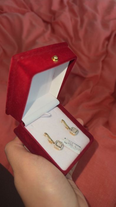 Продам серьги золотые