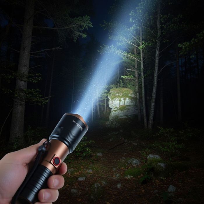 Мощен LED фенер с 2000 м обхват – USB-C, Power Bank