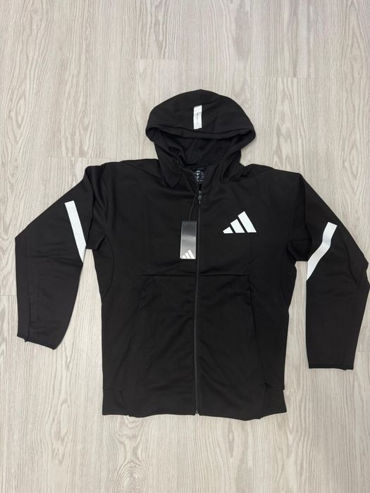 Adidas sportwear ZNE model nou 2025