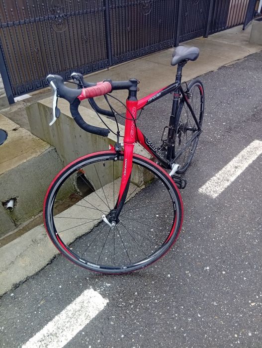 Bicicleta carera cursiera funcțională