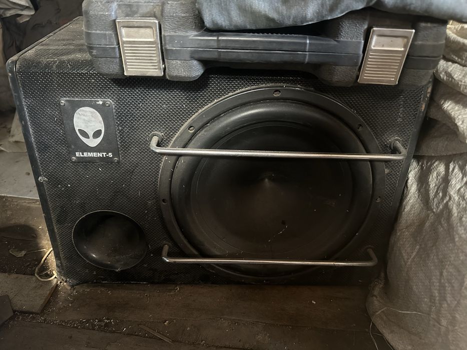 Сабвуферы продам 5 элемент 2 шт