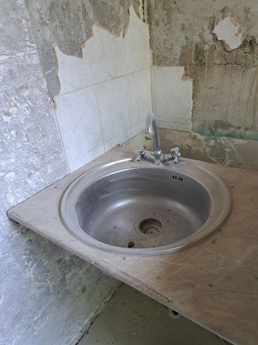 Продам Кухонный гарнитур б/у .   5000т.