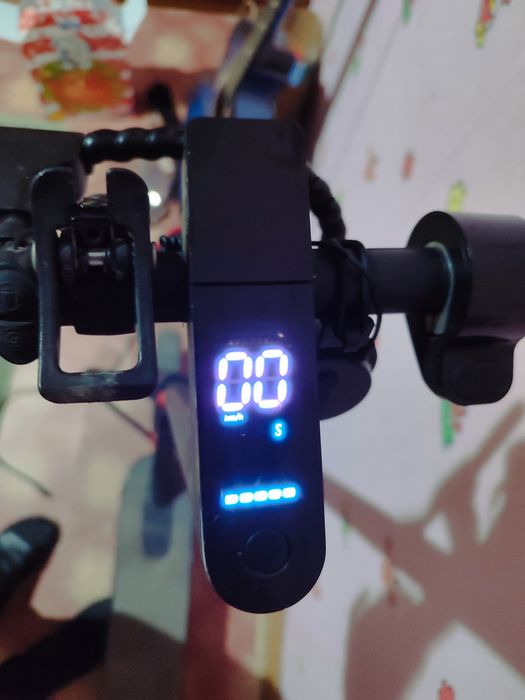 Продам Электросамокат Aovo м365 pro