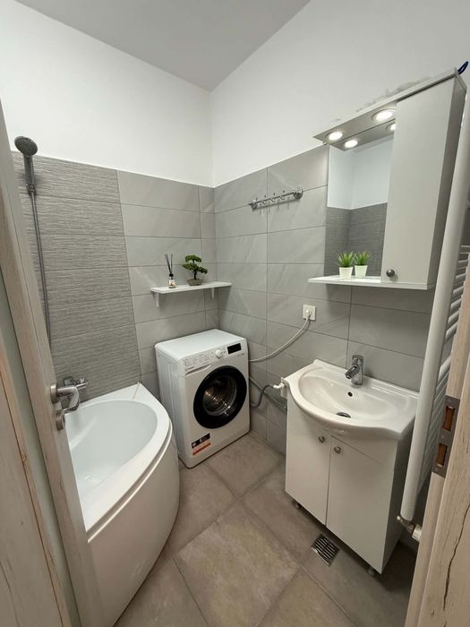 Vând apartament 2 camere mobilat modern