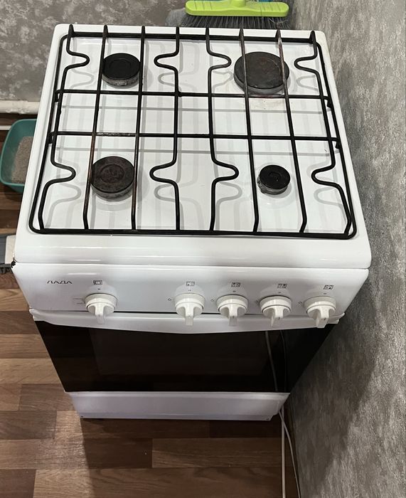 Продам газ плиту