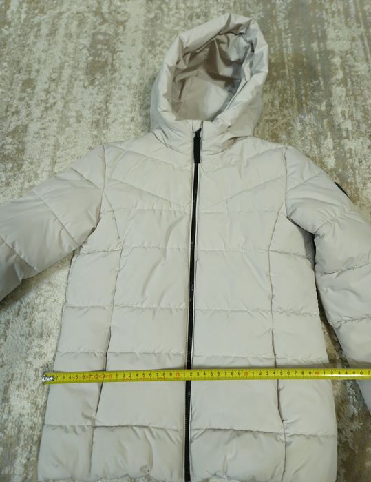 C&A geacă iarnă groasă marimea 158/XS-S crem cu căptușeală neagra