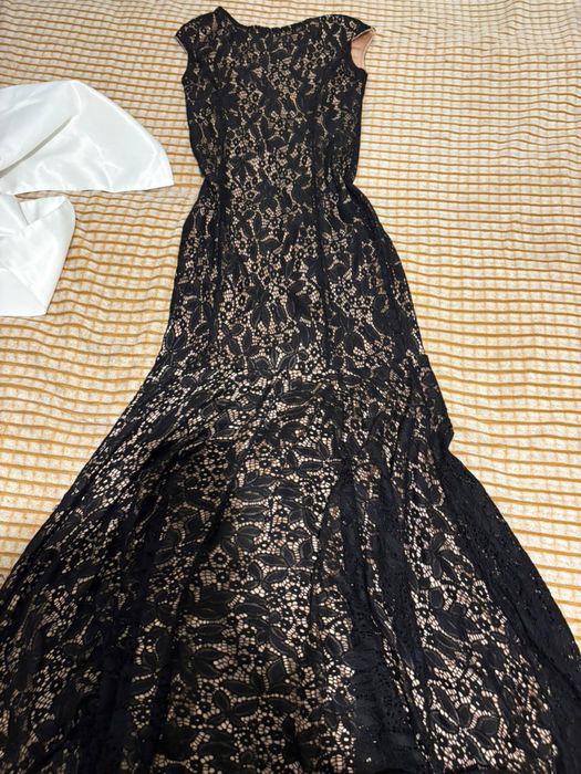 платье длинное,облегающее