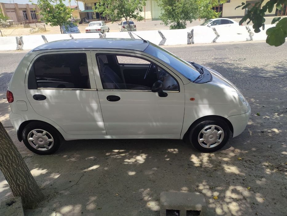 Matiz moshina sotiladi