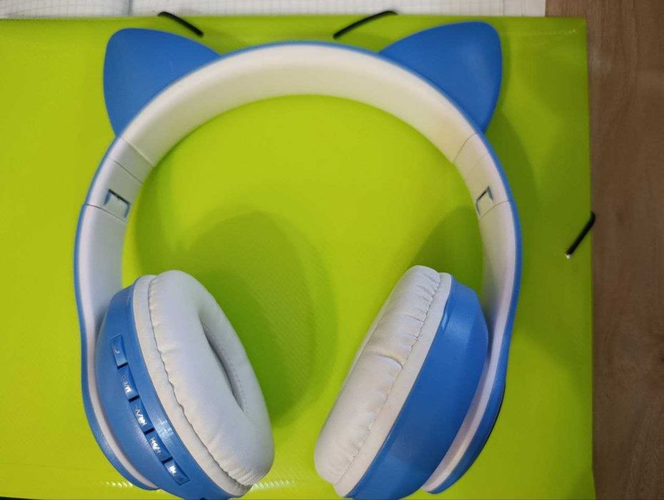 Наушники STN-28 б/у — беспроводные, складные, с подсветкой