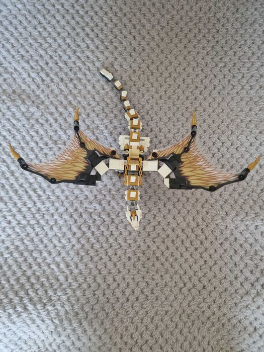 Vând LEGO Ninjago 71718 - Dragonul de luptă a lui Wu