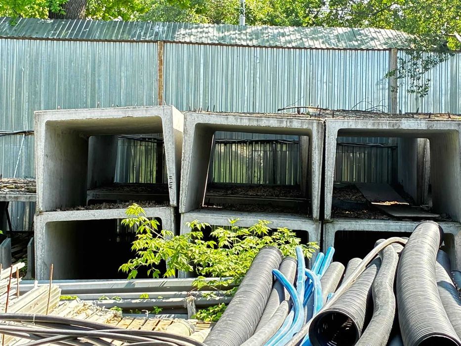 Продам бетонный латок.