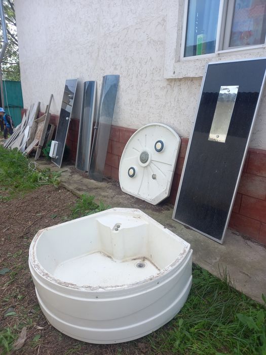 Продам запчасти  для душевой  кабину