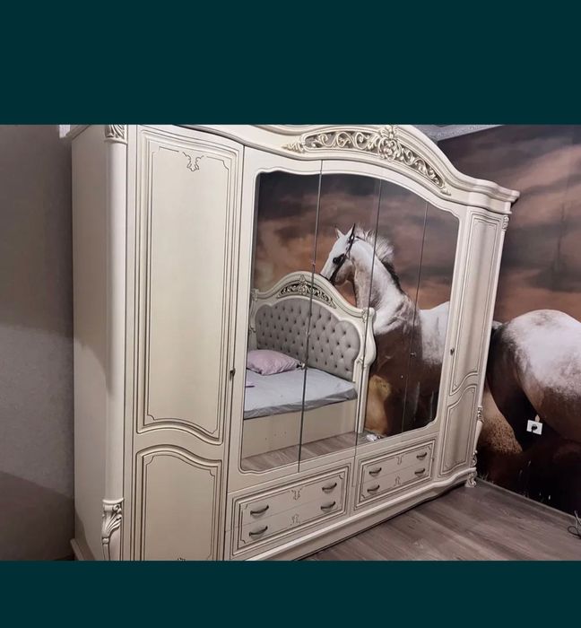 Спальный гарнитур