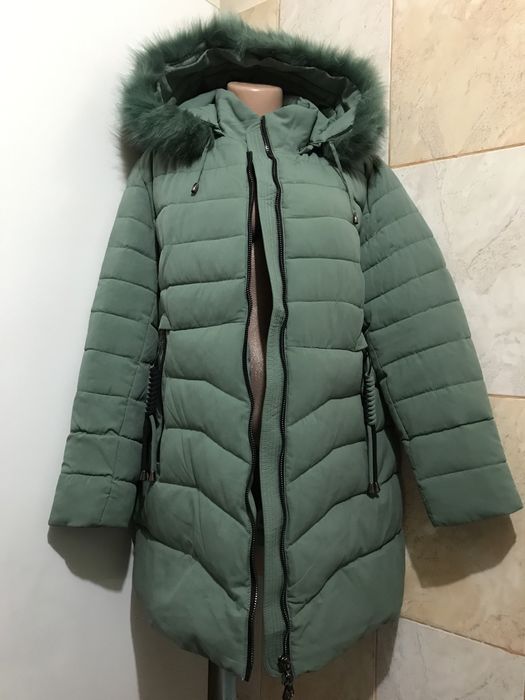 Geaca dama groasa cu glugă și guler blana