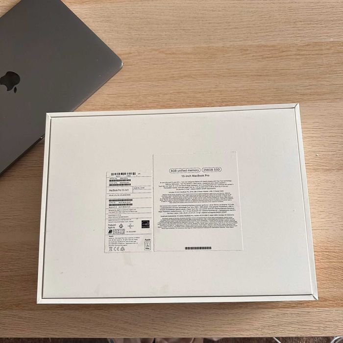 Apple Macbook Pro M2 2022 - 512GB - 8GB RAM - Touchbar - IMPECABIL