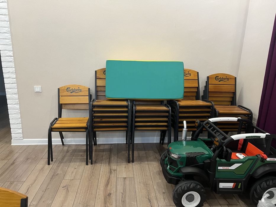 Комплект стол и стулья