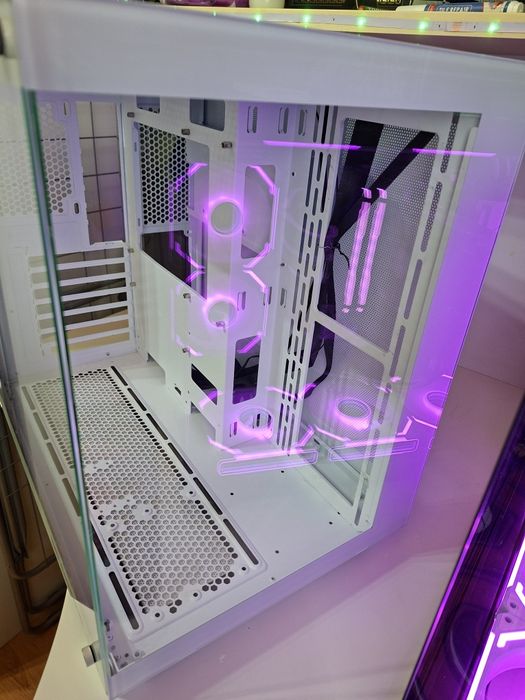 Компютърна кутия бяла АТХ