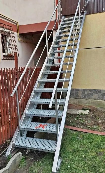 Scari metalice galvanizate