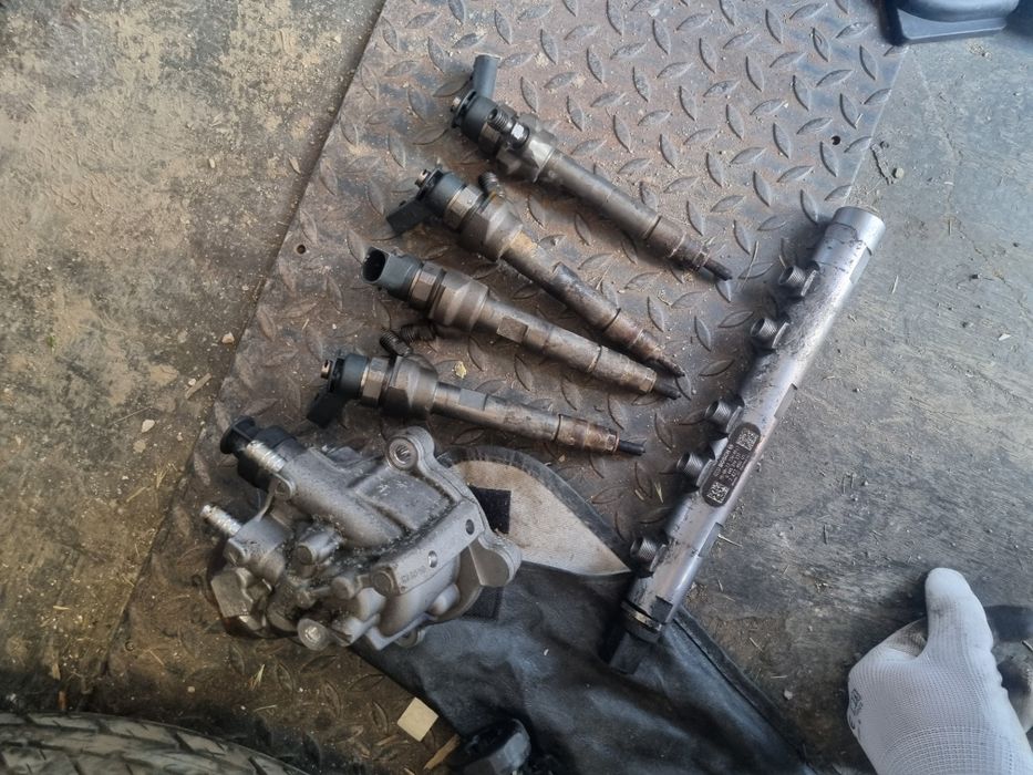 Помпа и дюзи за Mini Cantrimen 1.6dizel 2011god 116ks