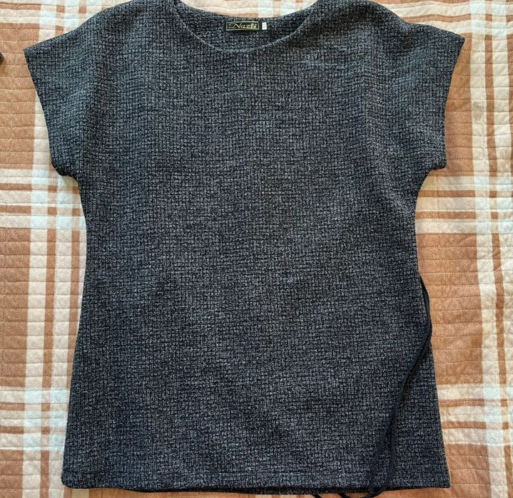 Продам женскую блузку