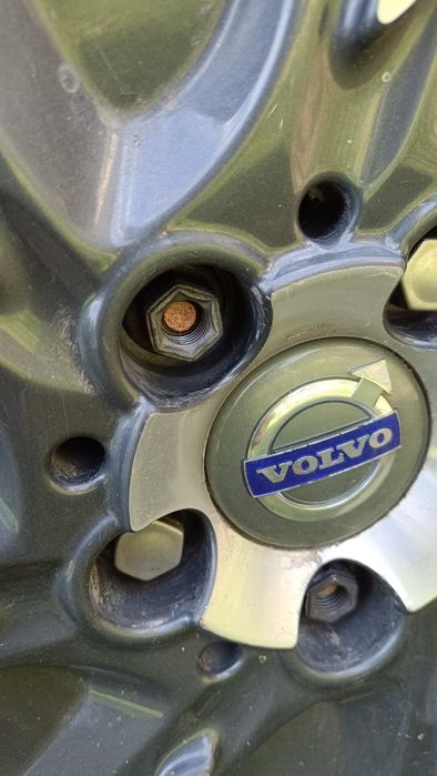 Roți complete Volvo R18 5×108