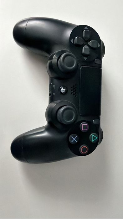PlayStation 4 Slim 1 ТБ (CUH-2208B) 2джостика диски прошитая