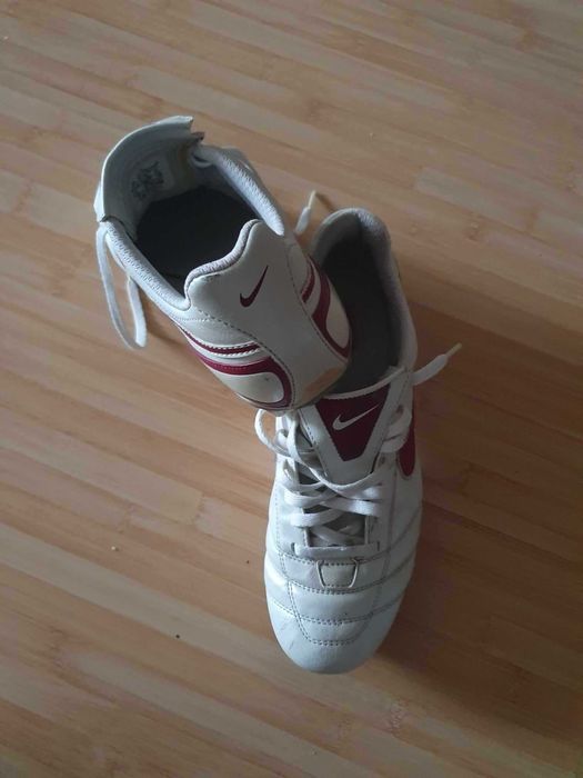 Ghete fotbal Nike Tiempo