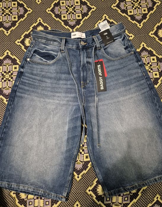 Летни къси панталони и дънки, размери L XL