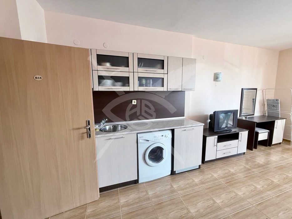 Продава се Ателие в Свети Влас - 43 кв.м за 1535 €/кв.м - Снимка #1