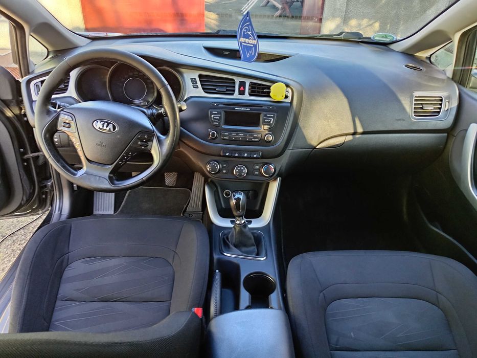 Vând KIA Ceed 1.4 disel,manuala 90 CP
