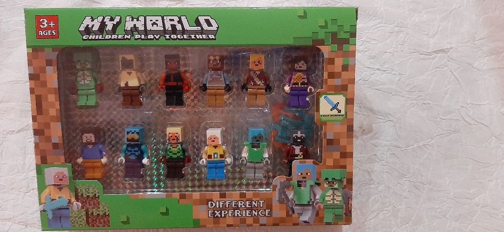 Lego set 12 figurine Minecraft My World nou cu eticheta sigilat