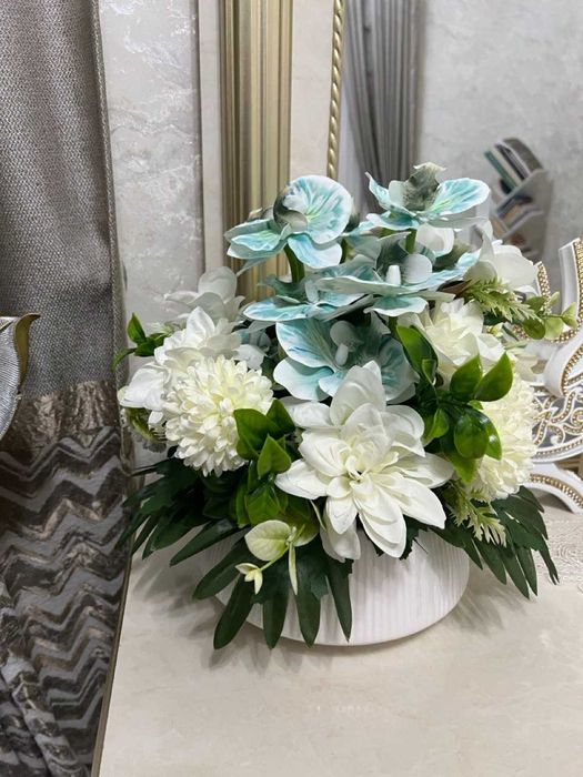 Композитные цветы для интерьера