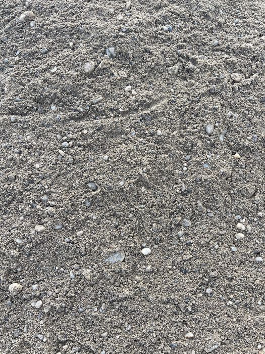 Livrez la comanda clientului nisip sort balast piatra concasata cribluri si alte materiale folosite la contructii