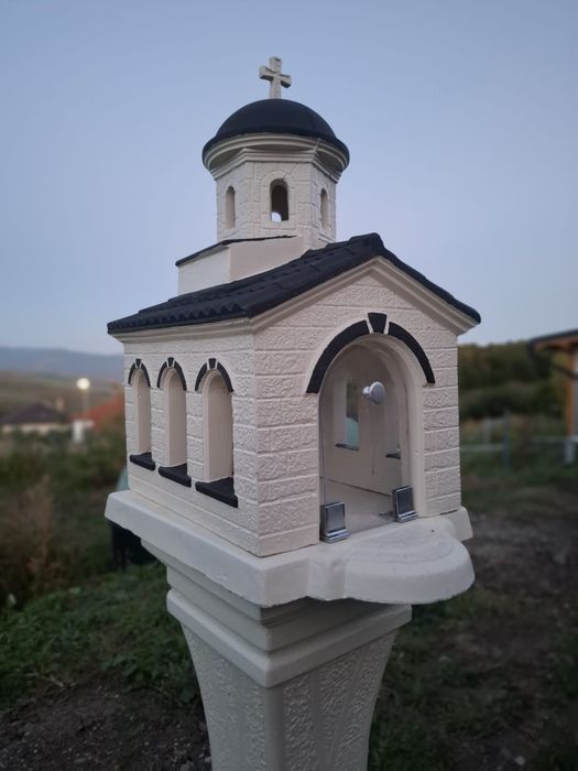 Biserica/bisericuța din beton