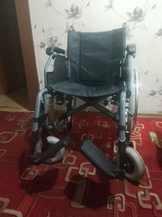 Продам инвалидное кресло