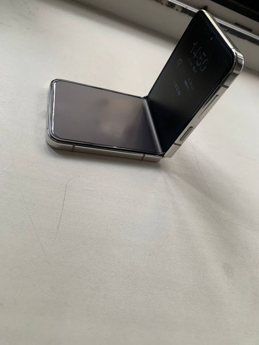 Samsung galaxy flip 5 8/512