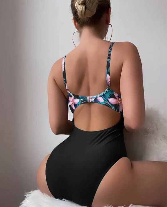 Нов цял бански.