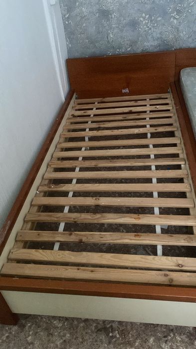 Продам кровать полуторка