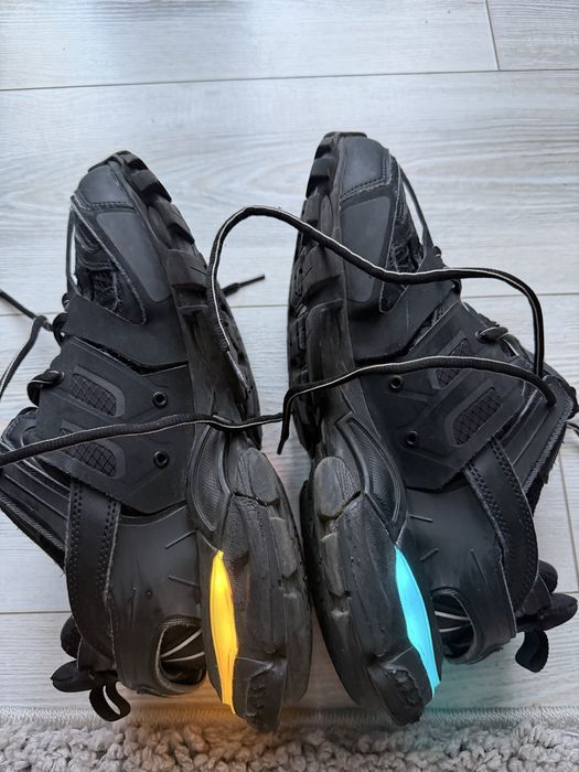 Balenciaga track led