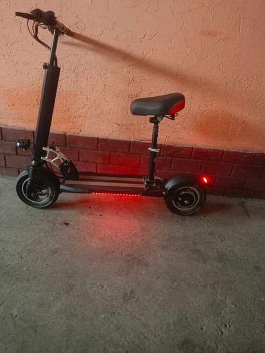 Продам Электросамокат.