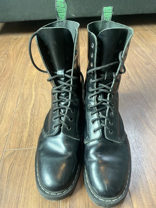 Solovair Black Hi-Shine 11 Eye Astronaut Boot