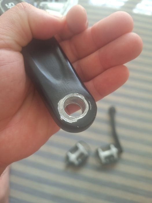 Angrenaj bicicletă Shimano cu filet defect