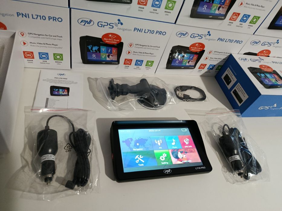 Gps PNI L710 pro 7" - 256 ram-16gb -parasolar inclus- gatadedrum